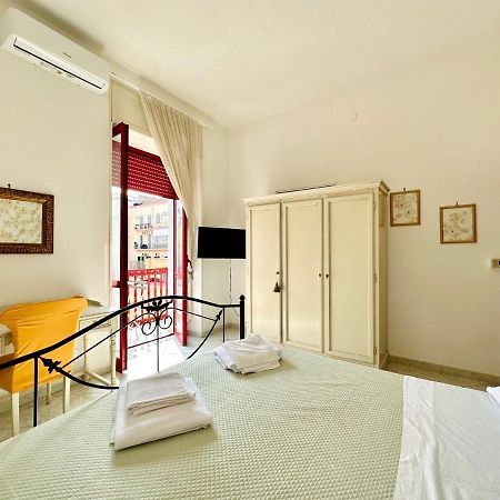 Family Relax Caracciolo Bed & Breakfast Наполи Екстериор снимка