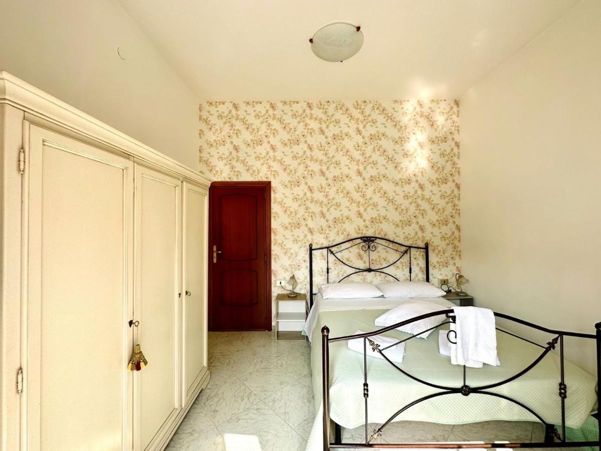Family Relax Caracciolo Bed & Breakfast Наполи Екстериор снимка