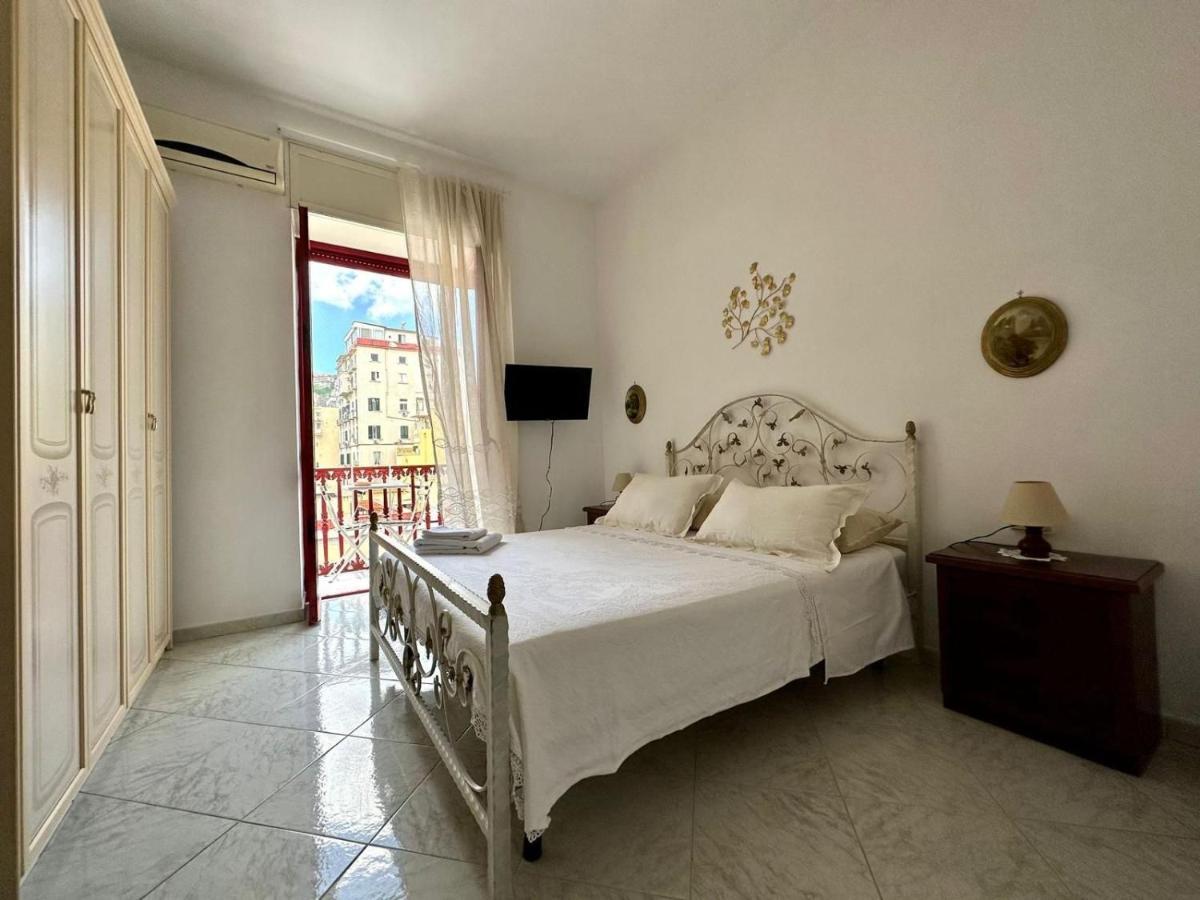 Family Relax Caracciolo Bed & Breakfast Наполи Екстериор снимка