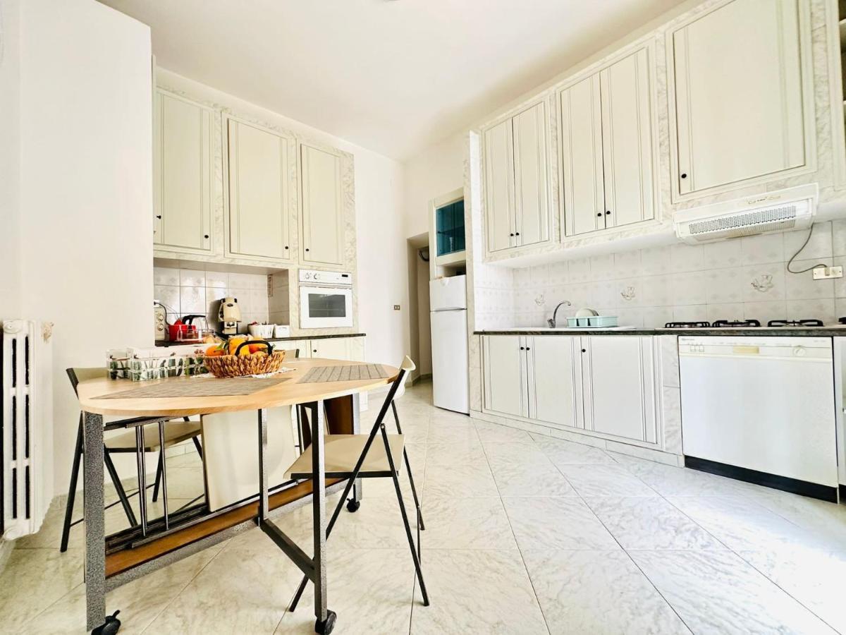 Family Relax Caracciolo Bed & Breakfast Наполи Екстериор снимка